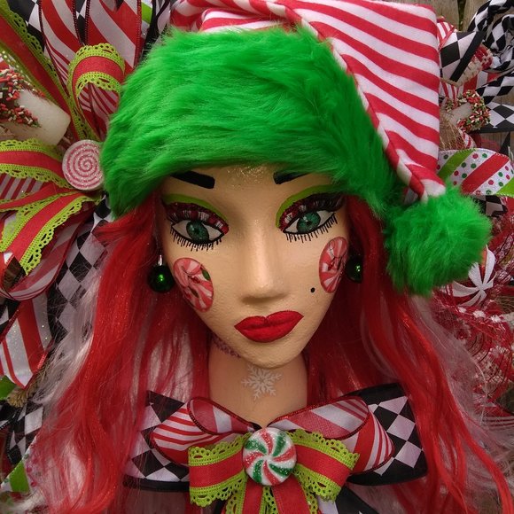 Peppermint Mannequin Head Wreath,Elf Wreath,Christmas Wreath,Santa Diva,Winter - Picture 5 of 11